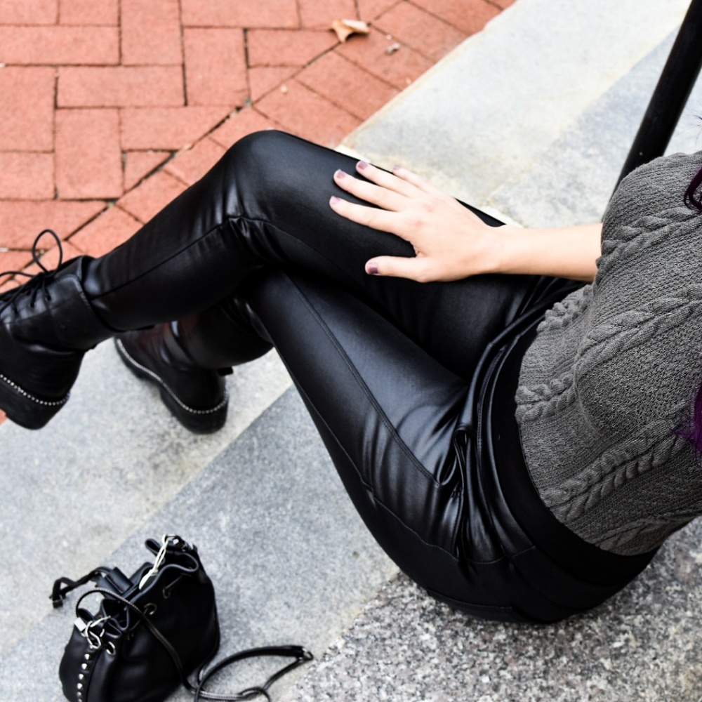 Fleece Lined Vegan Leather Pocket Leggings